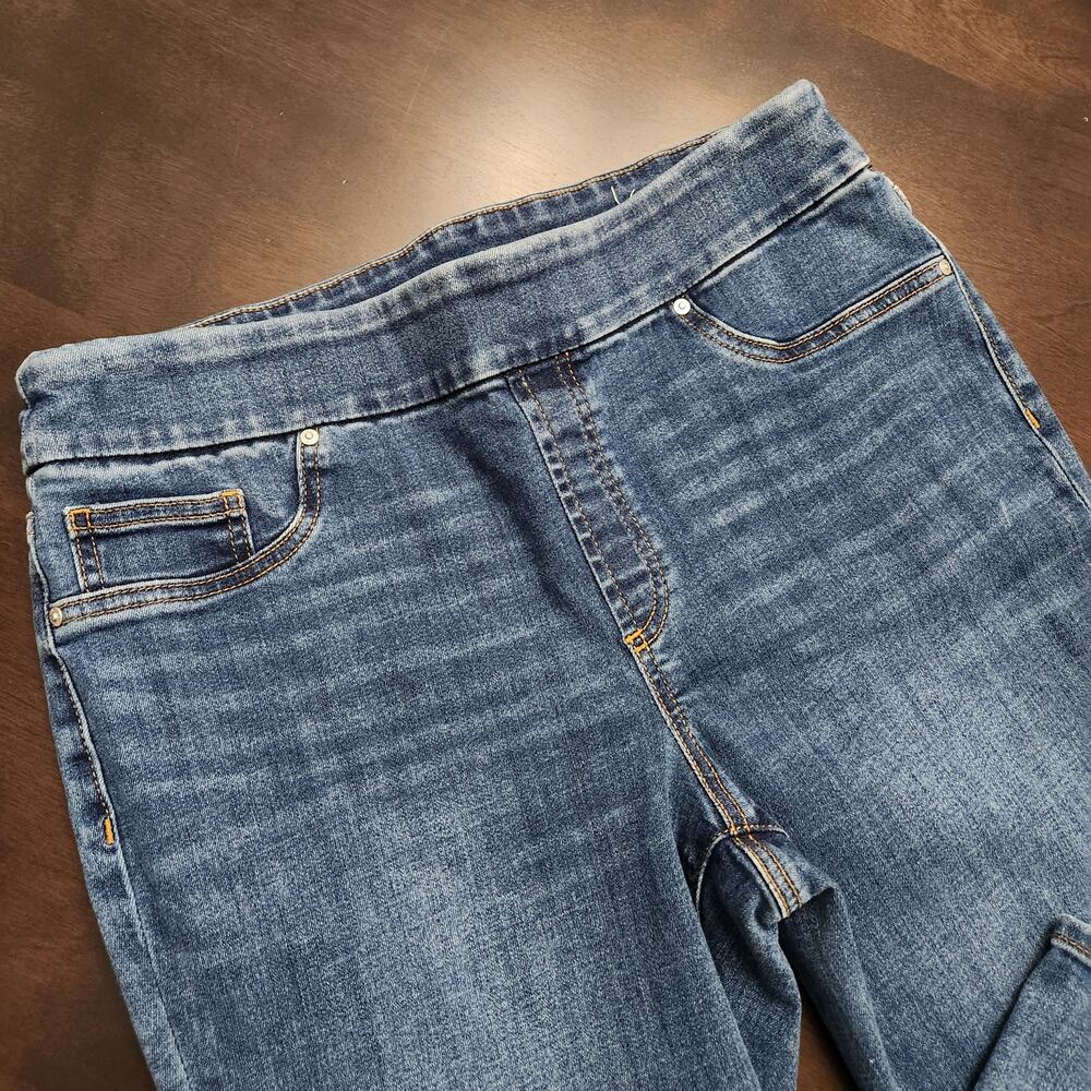 Chico's Slim Boot Pull On Jeans Size 1R/8R - Picture 2 of 5